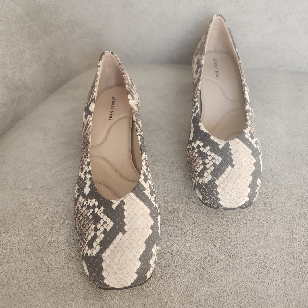 Gianni Bini Pumps 6.5 Grey Snakeskin Matte Leather Walt Square Toe Heels New $90